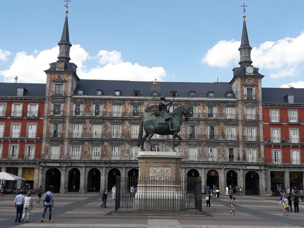 Oh Mayor Square * Madrid